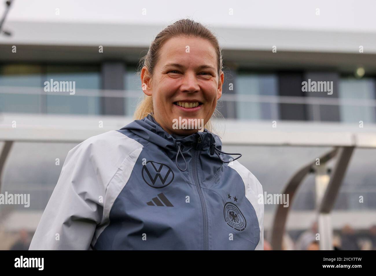 Frankfurt Am Main, Deutschland. Oktober 2024. Frankfurt am Main, 24.Oktober 2024, DFB Campus, U 23 Frauen La nderspiel Deutschland - Frankreich v.l., Trainerin Kathrin Peter lDeutschland acht Credit: dpa/Alamy Live News Stockfoto