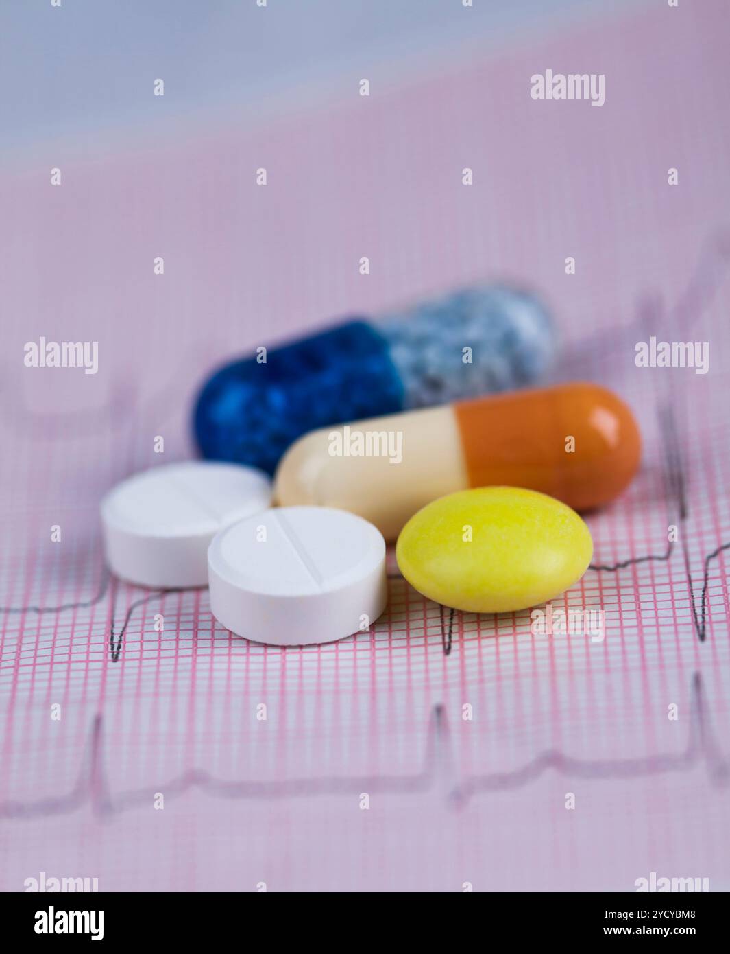 Medizin und gesund, Nahaufnahme von Kapseln Hintergrund Stockfoto