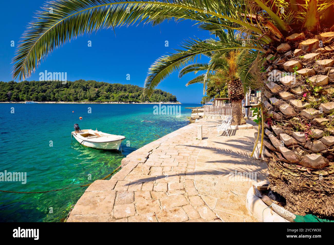 Idyllische Türkis Stein Strand in Cavtat Stockfoto