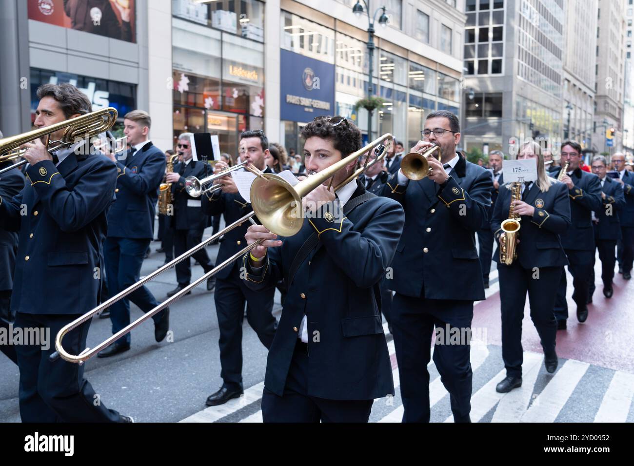 2024 International Hispanic Day Parade auf der 5th Avenue in New York City. Stockfoto