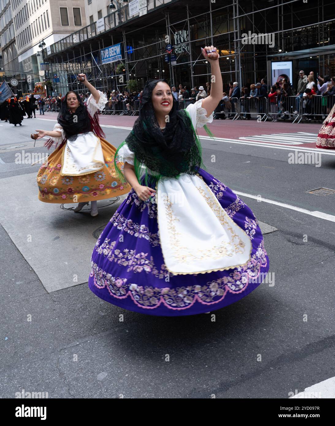 2024 International Hispanic Day Parade auf der 5th Avenue in New York City. Stockfoto