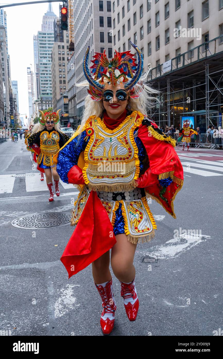 2024 International Hispanic Day Parade auf der 5th Avenue in New York City. Stockfoto