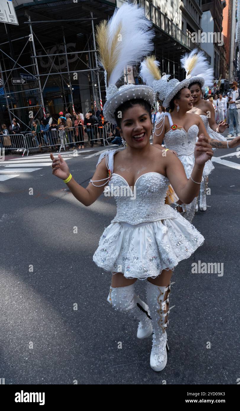2024 International Hispanic Day Parade auf der 5th Avenue in New York City. Stockfoto