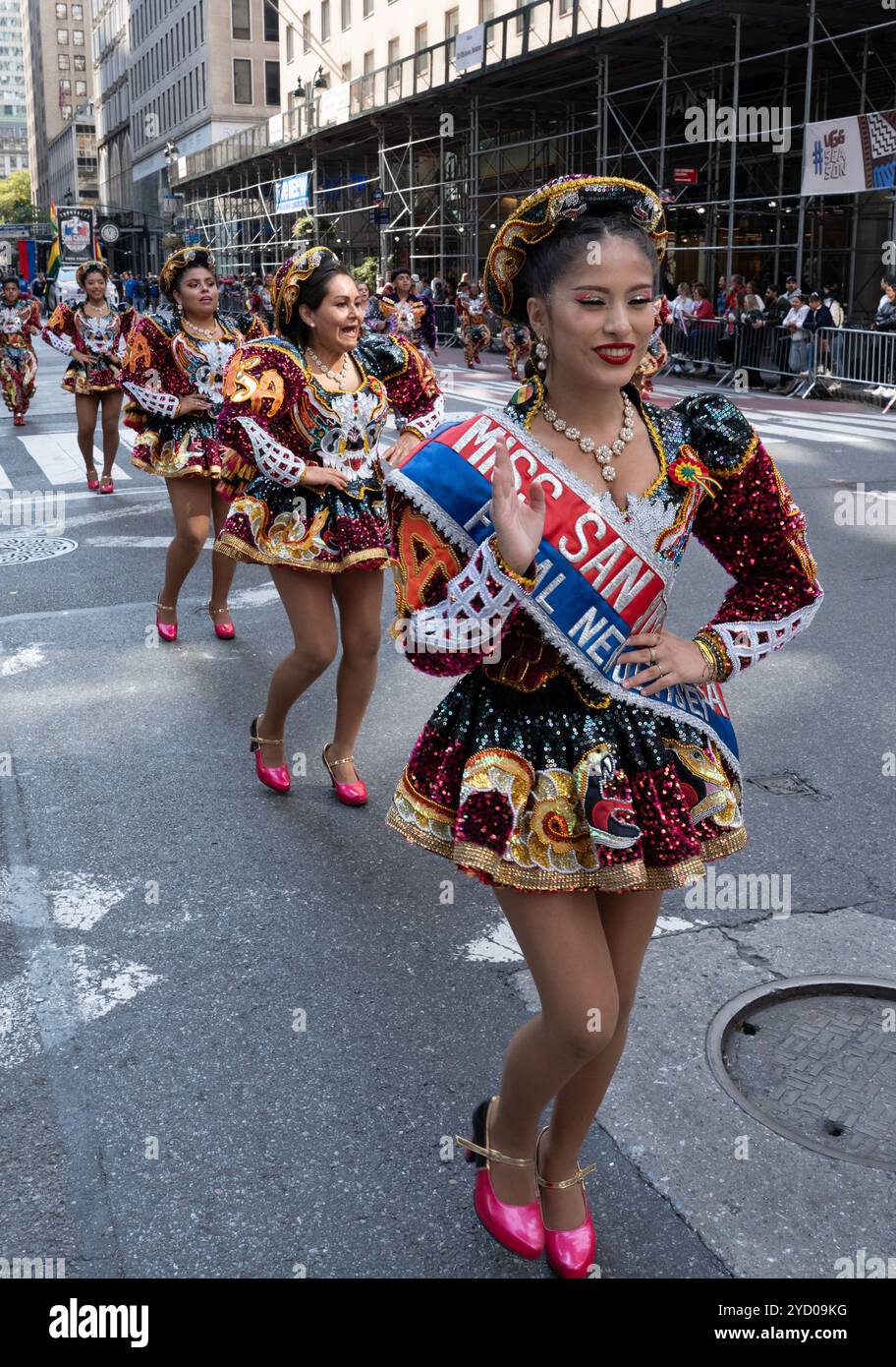 2024 International Hispanic Day Parade auf der 5th Avenue in New York City. Stockfoto