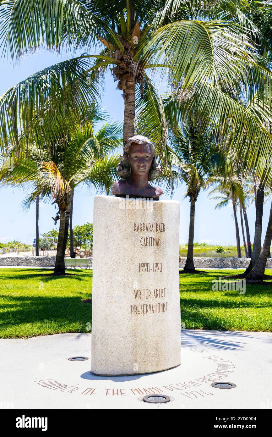 Barbara Bär Capitman Gedenkbüste im Lummus Park, Miami Beach, Florida, USA Stockfoto