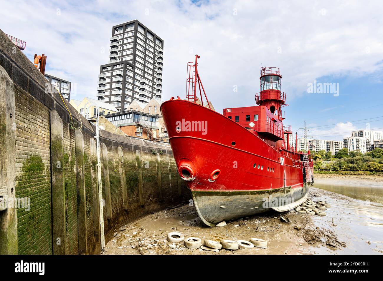 Lightship 95 umgebautes Aufnahmestudio Boot an der Trinity Buoy Wharf, London, England Stockfoto