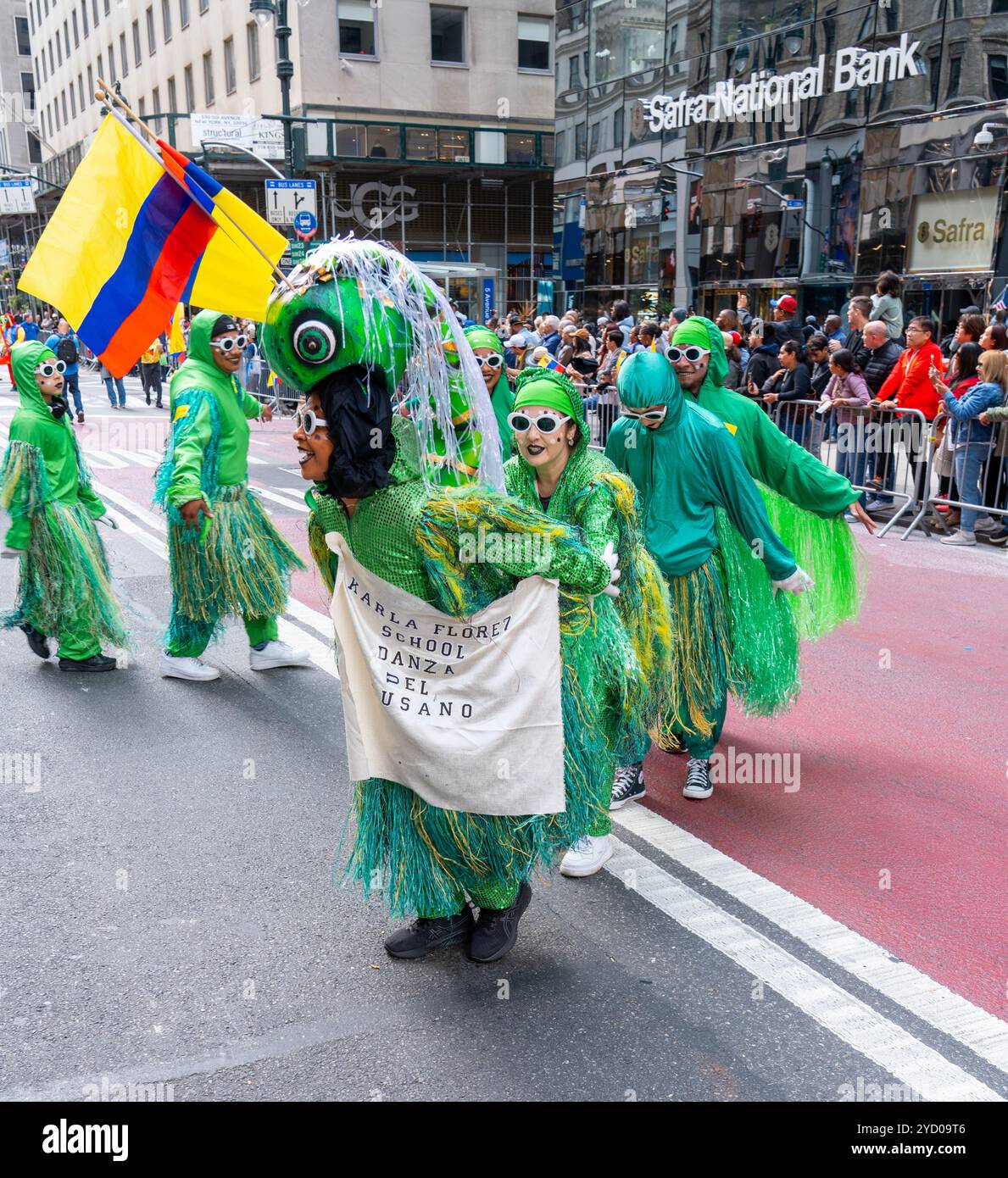 Columbia war 2024 bei der International Hispanic Day Parade auf der 5th Avenue in New York City gut vertreten. Stockfoto