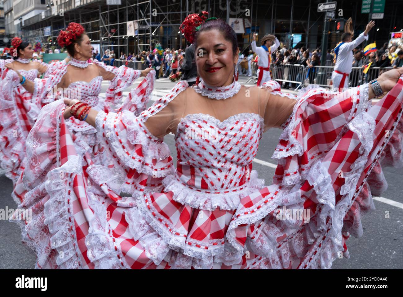Columbia war 2024 bei der International Hispanic Day Parade auf der 5th Avenue in New York City gut vertreten. Stockfoto
