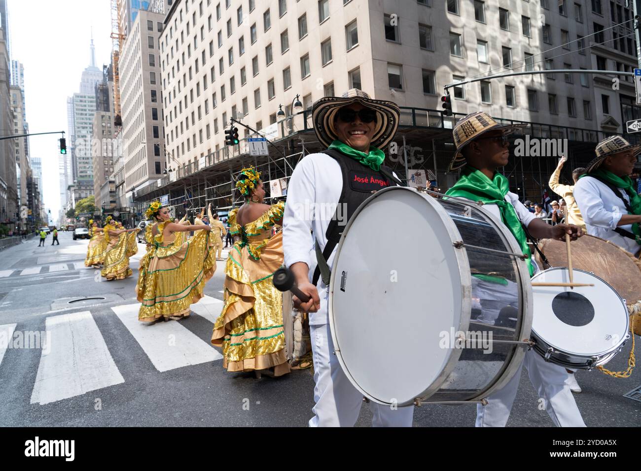 Columbia war 2024 bei der International Hispanic Day Parade auf der 5th Avenue in New York City gut vertreten. Stockfoto