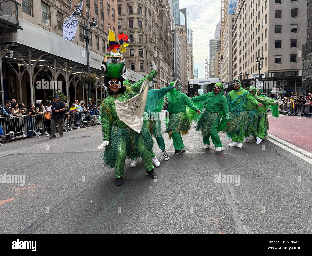 Columbia war 2024 bei der International Hispanic Day Parade auf der 5th Avenue in New York City gut vertreten. Stockfoto