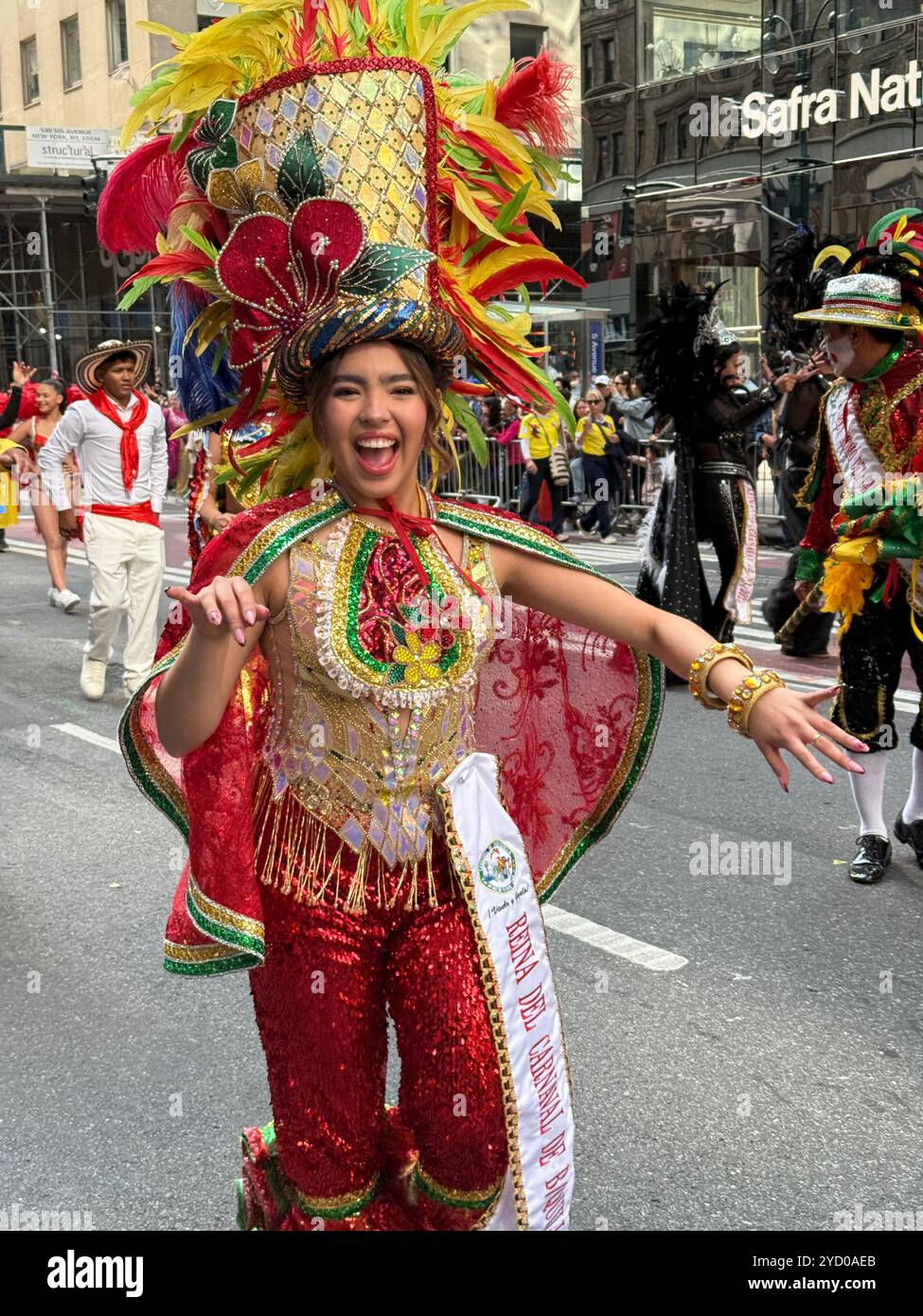 Columbia war 2024 bei der International Hispanic Day Parade auf der 5th Avenue in New York City gut vertreten. Stockfoto
