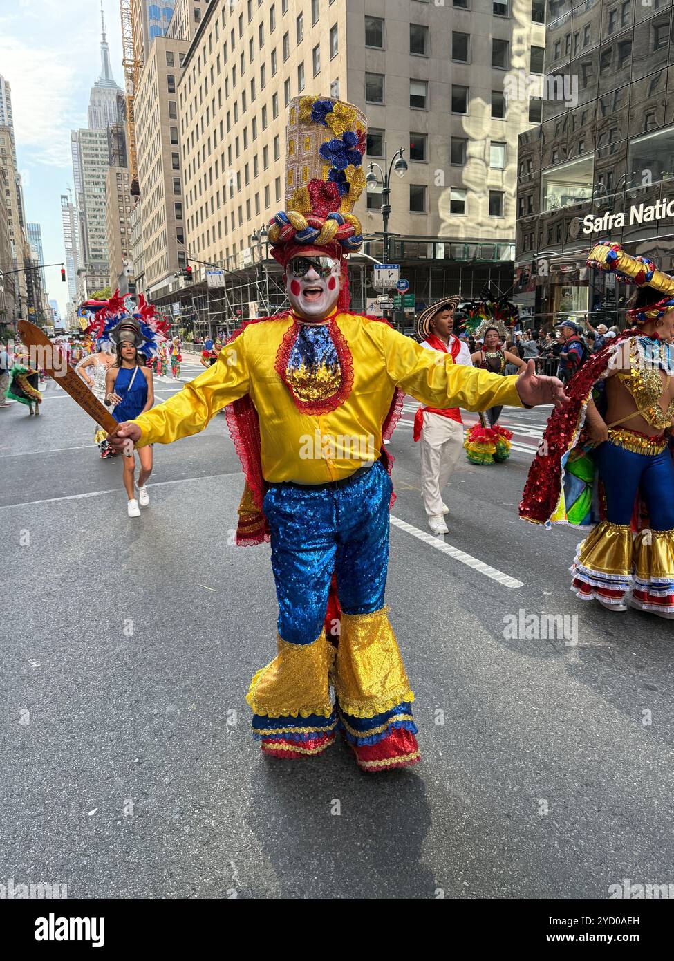 Columbia war 2024 bei der International Hispanic Day Parade auf der 5th Avenue in New York City gut vertreten. Stockfoto