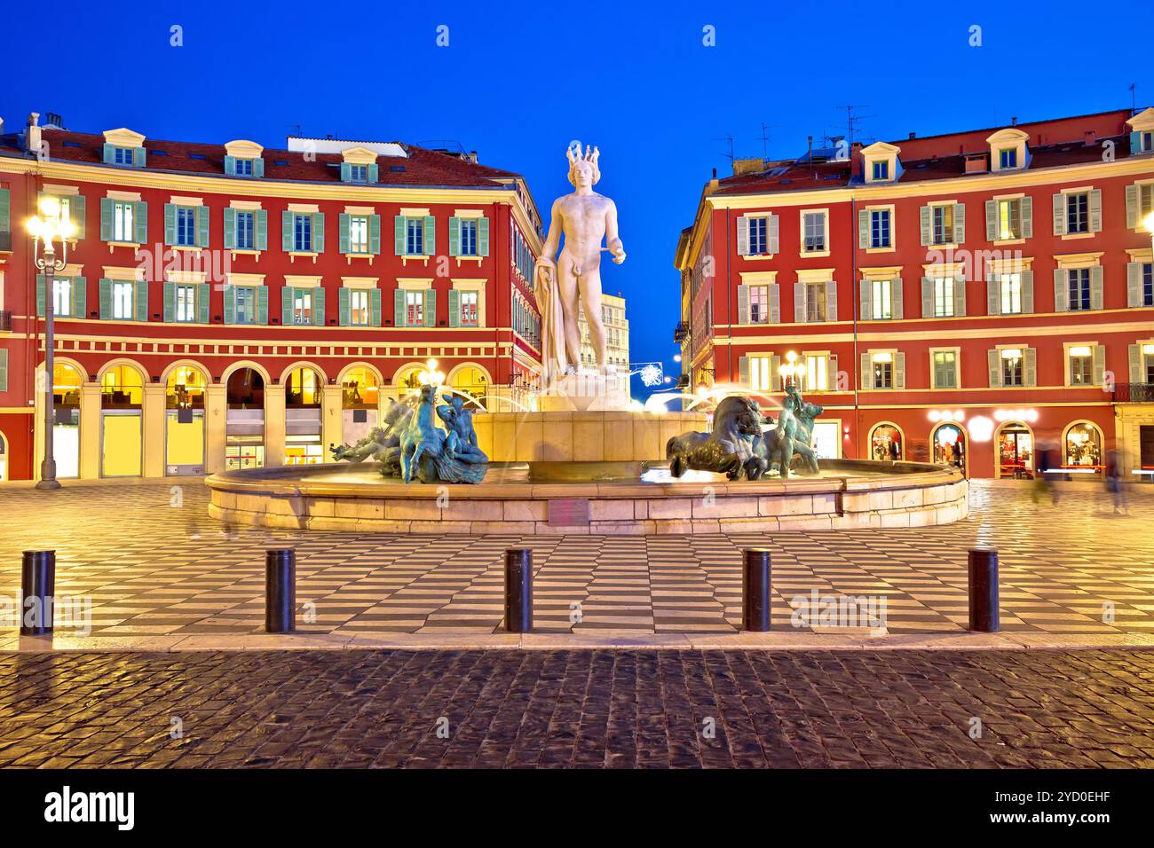 Stadt Nizza Place Massena und Brunnen du Soleil Abendblick Stockfoto