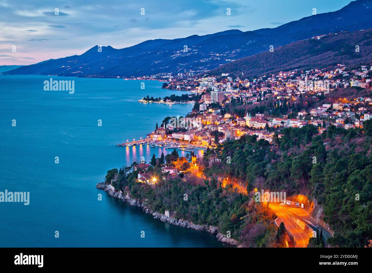 Opatija riviera und Kvarner Bucht am Morgen Panoramablick von oben Stockfoto