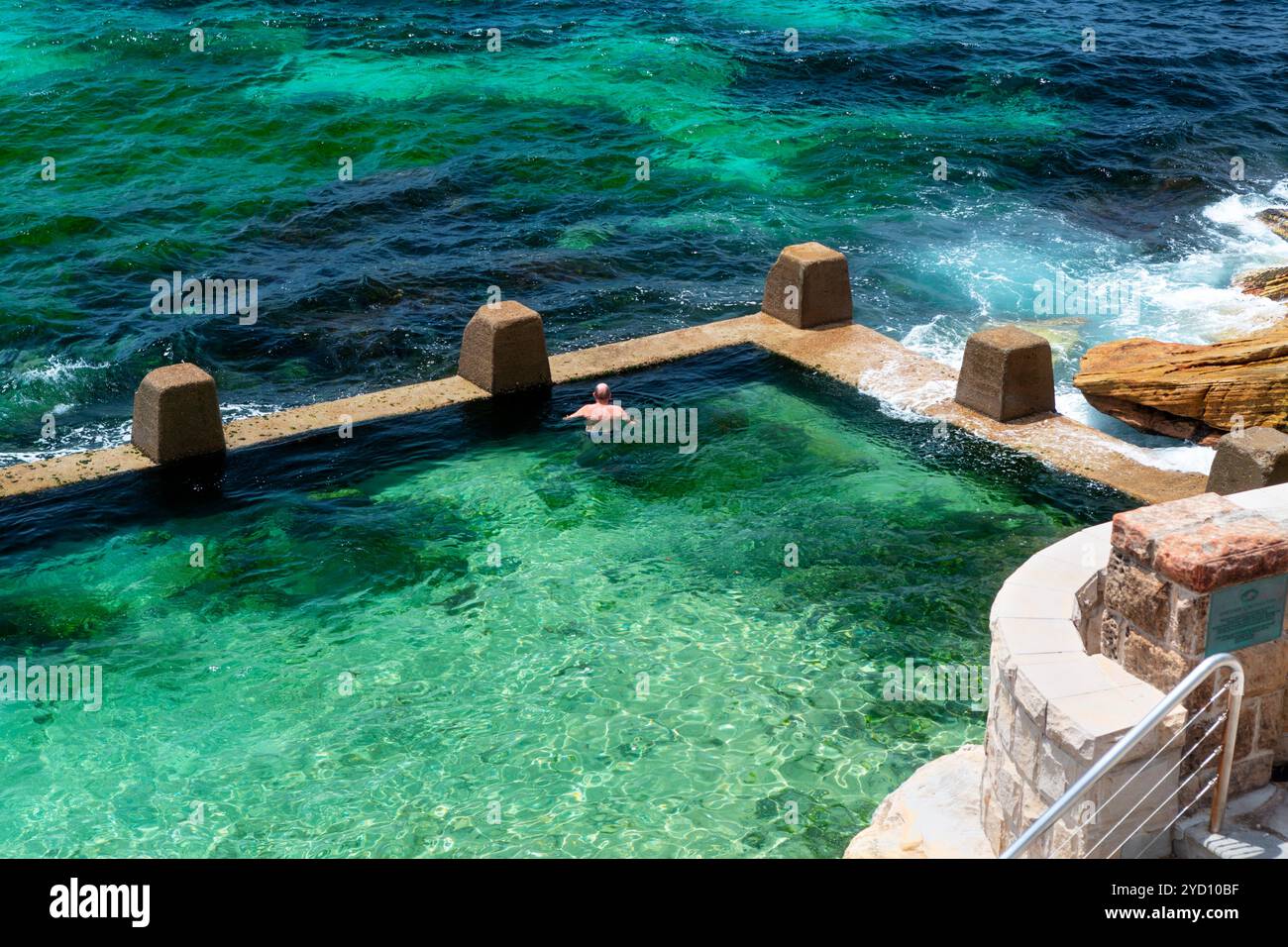 Schwimmer im Ross Jones Pool, Coogee Stockfoto