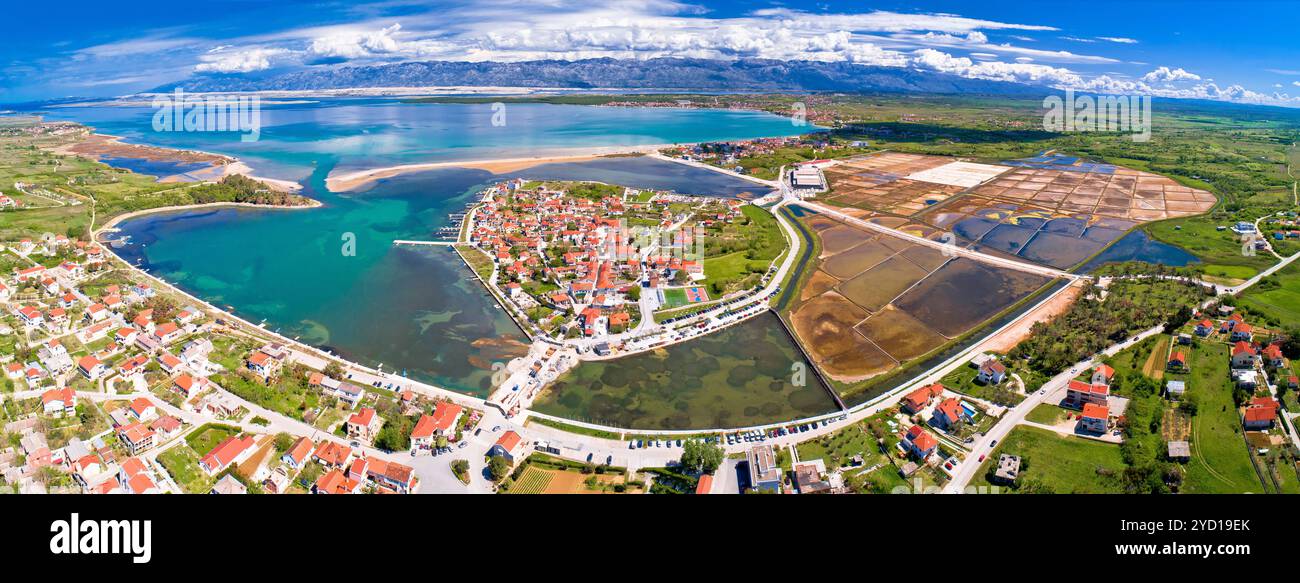 Historische Stadt Nin laguna und Salzfelder aus der Vogelperspektive Stockfoto