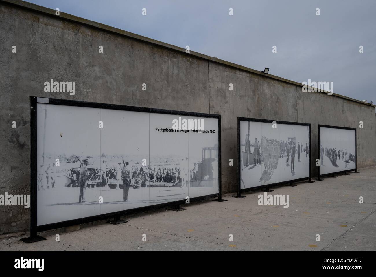 Poster mit Bildern, als Robben Island ein Gefängnis war Stockfoto