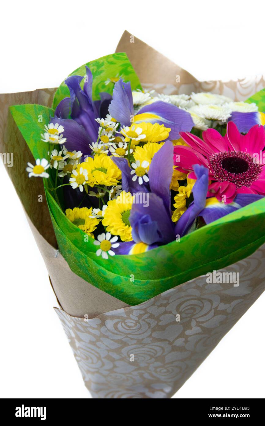 Blumenstrauß isoliert auf weißem Hintergrund. Wunderschönes Geschenk Stockfoto