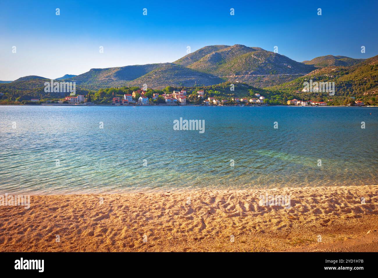 Idyllischer Strand und Landschaft in Slano Stockfoto