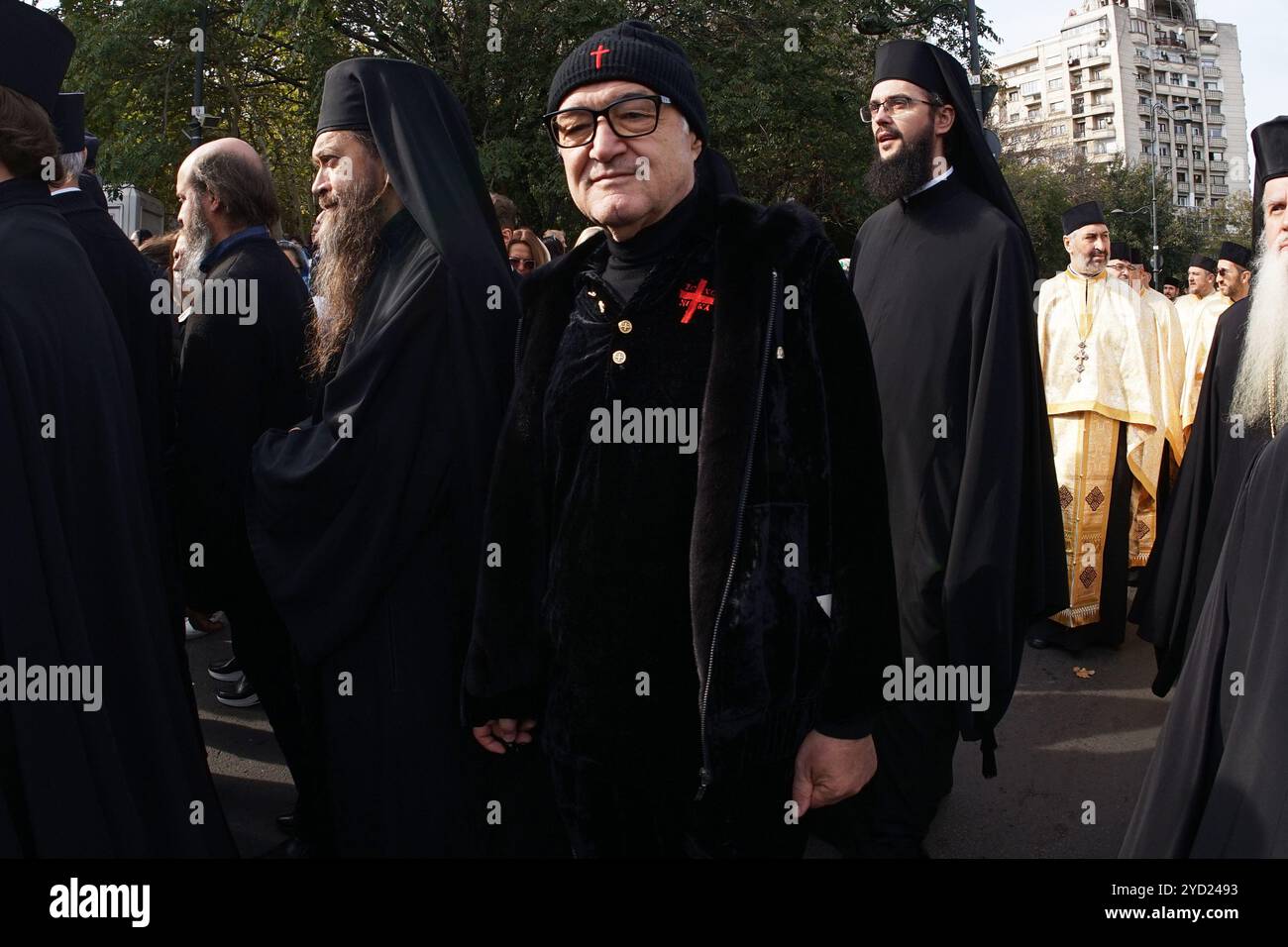 Bukarest, Rumänien. 24. Oktober 2024: George Becali, Inhaber der rumänischen Fußballmannschaft FCSB, nimmt an der Prozession des Heiligen Demetrius des Neuen, des Beschützers von Bukarest, auf den Straßen um die Rumänisch-orthodoxe Patriarchalkirche Teil. Quelle: Lucian Alecu/Alamy Live New Stockfoto