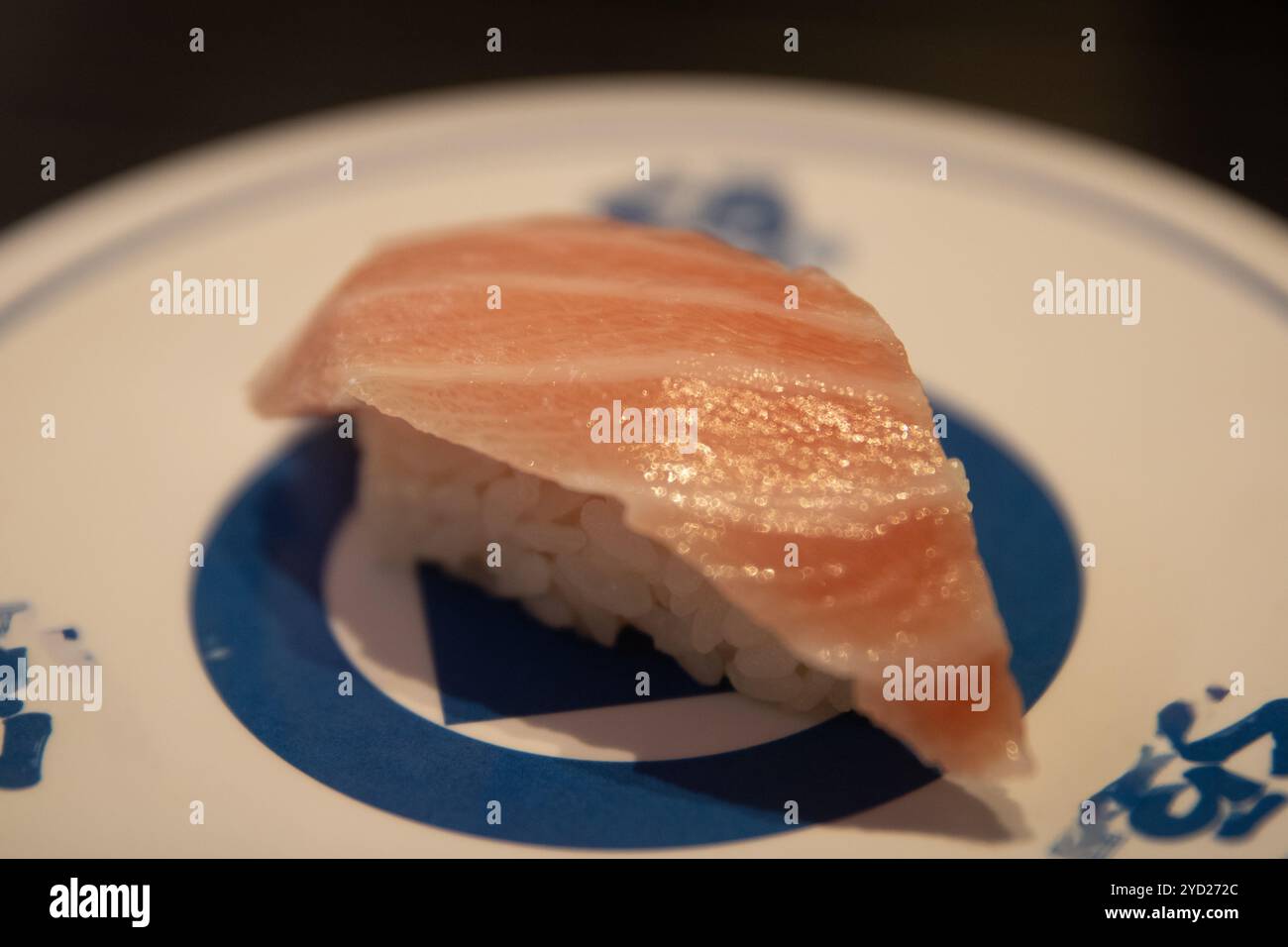 Lachsbauch-Sushi in einer Bestellung Stockfoto