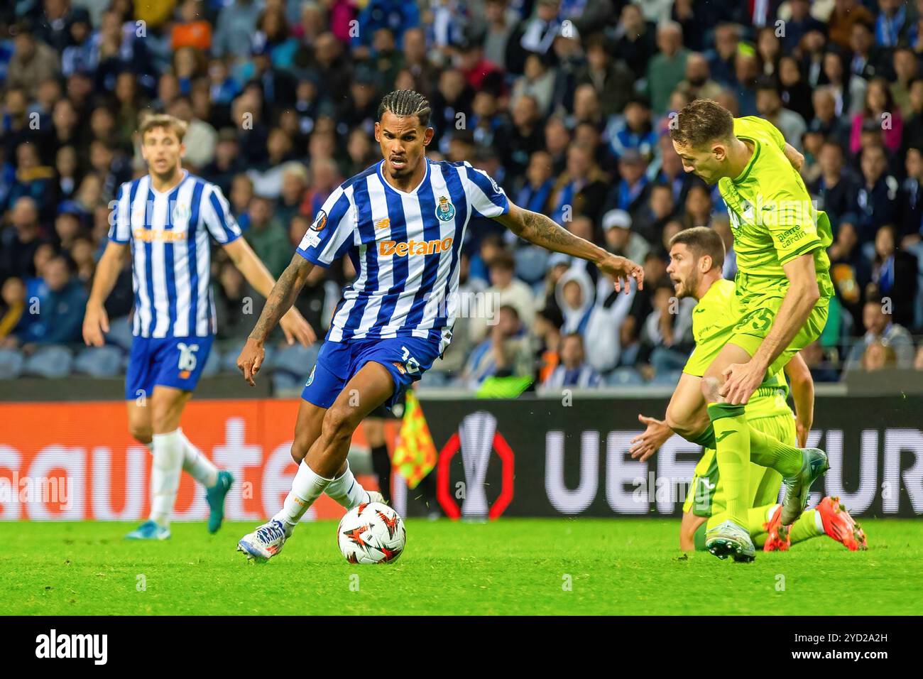 Porto, Portugal. Oktober 2024. Wenderson Galeno vom FC Porto in Aktion beim 1. Runde Tag 3 des Fußballspiels zwischen dem FC Porto und Hoffenheim im Dragao-Stadion. Endpunktzahl: FC Porto 2:0 TSG 1899 Hoffenheim (Foto: Diogo Baptista/SOPA Images/SIPA USA) Credit: SIPA USA/Alamy Live News Stockfoto