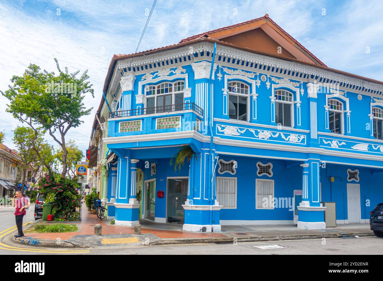 Farbenfrohes blaues Haus, Joo Chiat Road im Bezirk Joo Chiat und ein Wohngebiet Singapur Stockfoto