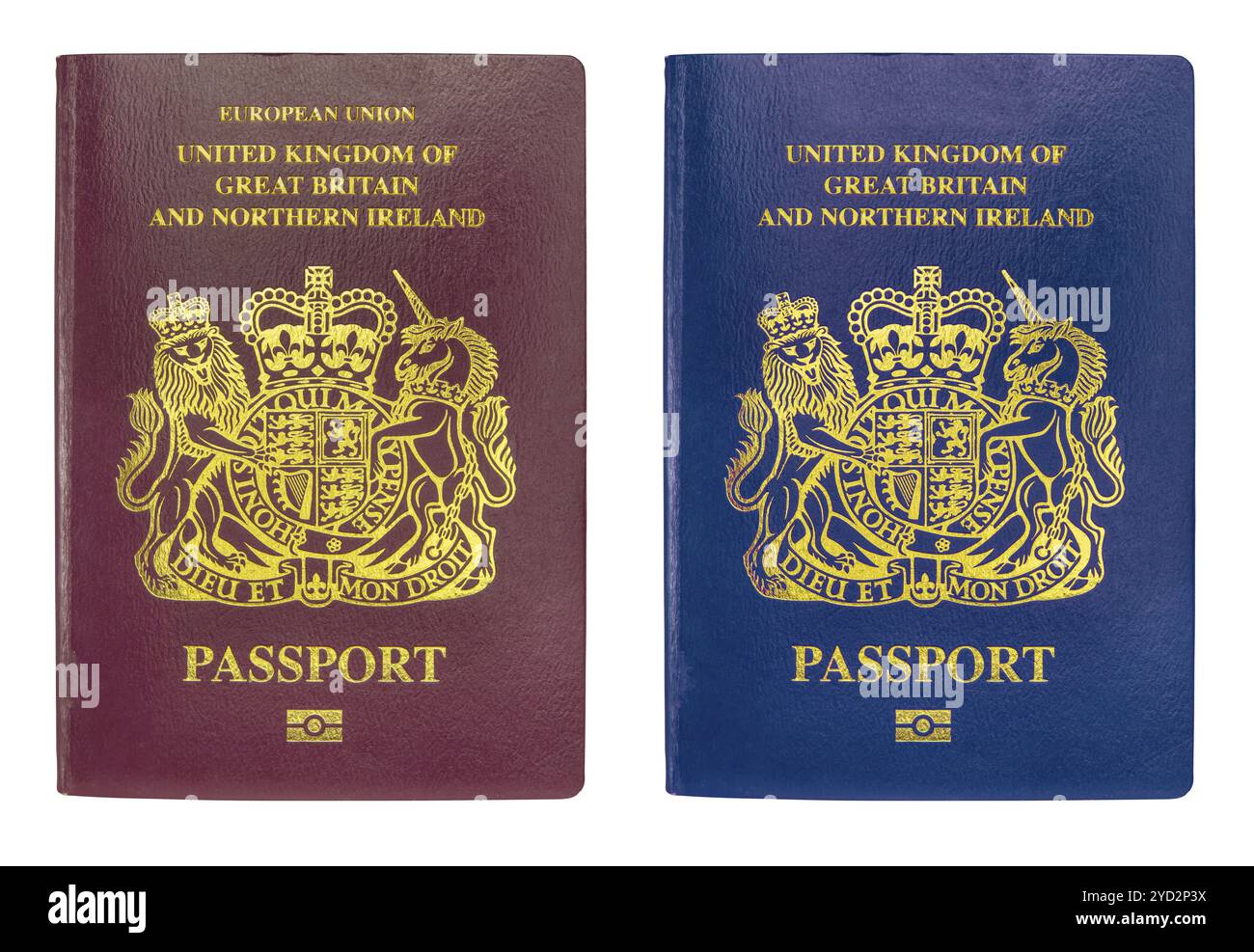 Der alte Burgund British Passport und der neue Blaue Pass, der nach dem Brexit eingeführt wurde, isoliert auf Weißem Hintergrund Stockfoto