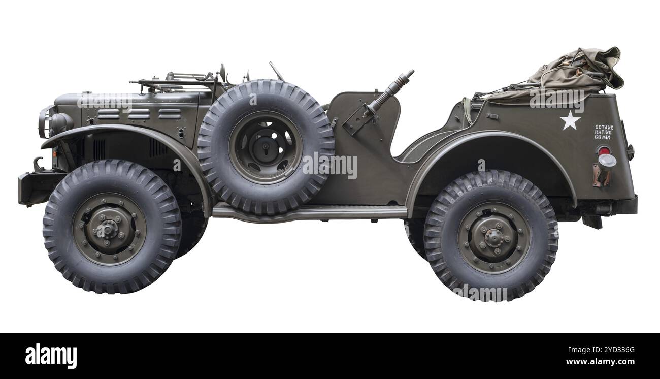 Ein Vintage-Truck der US-Armee aus dem Zweiten Weltkrieg, isoliert auf weißem Hintergrund Stockfoto