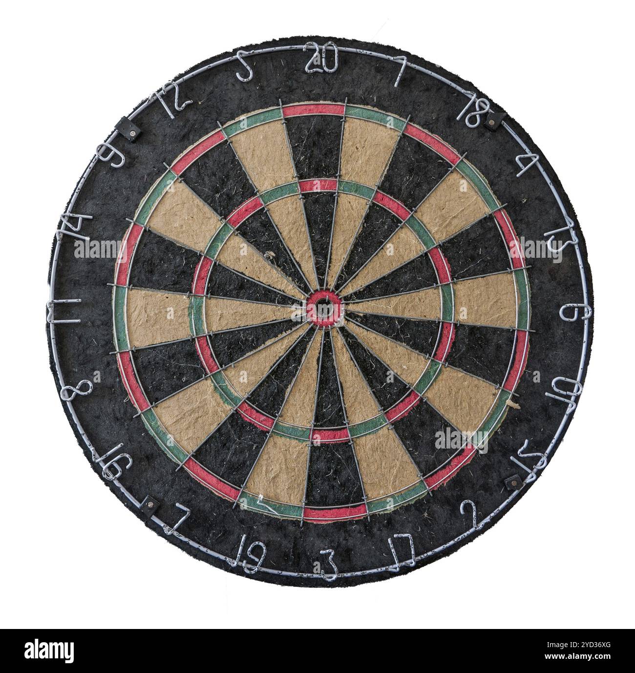 Eine alte Grunge Dartscheibe auf weißem Hintergrund Stockfoto