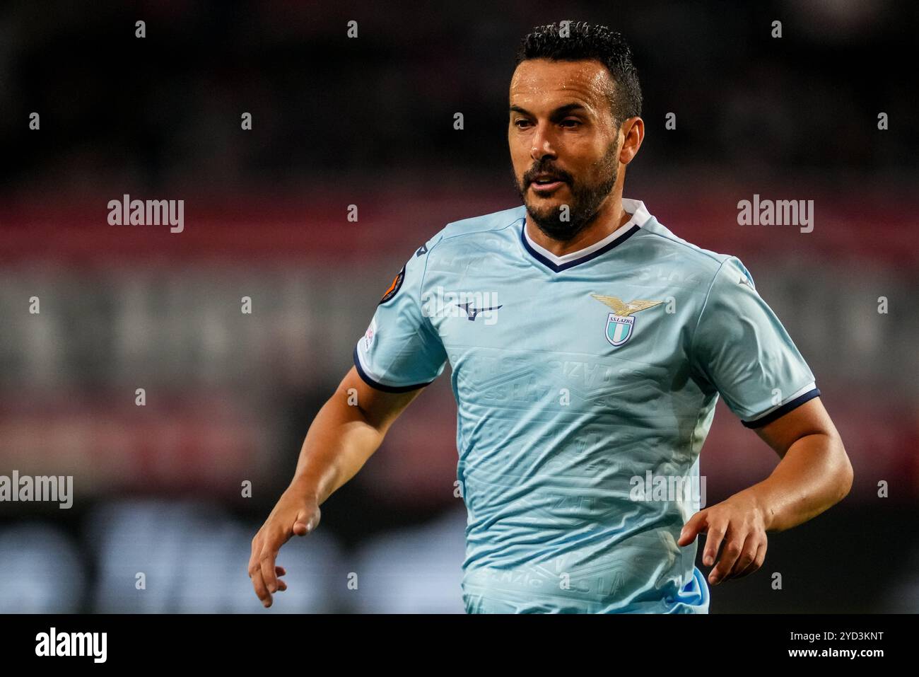 ENSCHEDE, NIEDERLANDE - 24. OKTOBER: Pedro Rodriguez von SS Lazio sieht beim Spiel der UEFA Europa League 2024/25 League Phase MD3 zwischen dem FC Twente und S.S. Lazio am 24. Oktober 2024 im FC Twente Stadion in Enschede, Niederlande, an. (Foto: Rene Nijhuis/MB Media) Stockfoto