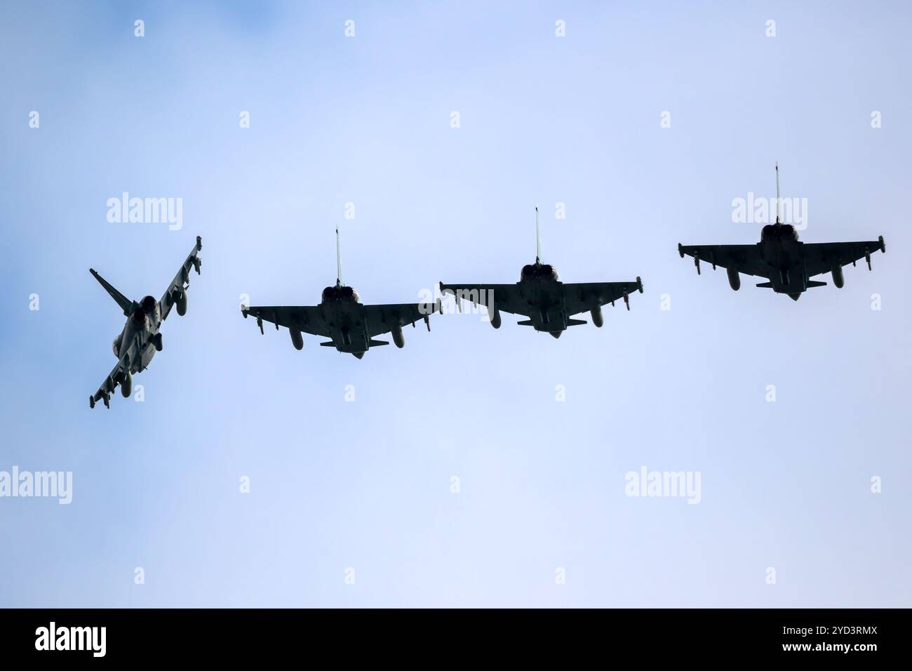 Deutsche Luftwaffe Eurofighter EF-2000 Typhoon Kampfflugzeuge in Formation. Leeuwarden, Niederlande - 11. April 2019 Stockfoto