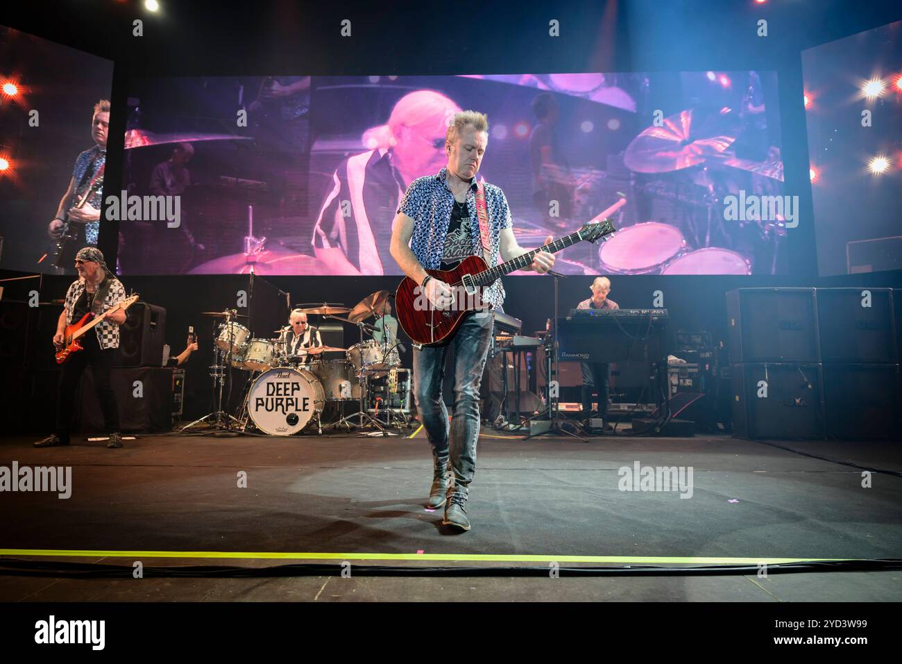 Deep Purple Simon McBride 1 weitere Time Tour 2024 live in der Olympiahalle, München 23.10.2024 *** Deep Purple Simon McBride 1 weitere Time Tour 2024 live in der Olympiahalle, München 23 10 2024 Stockfoto