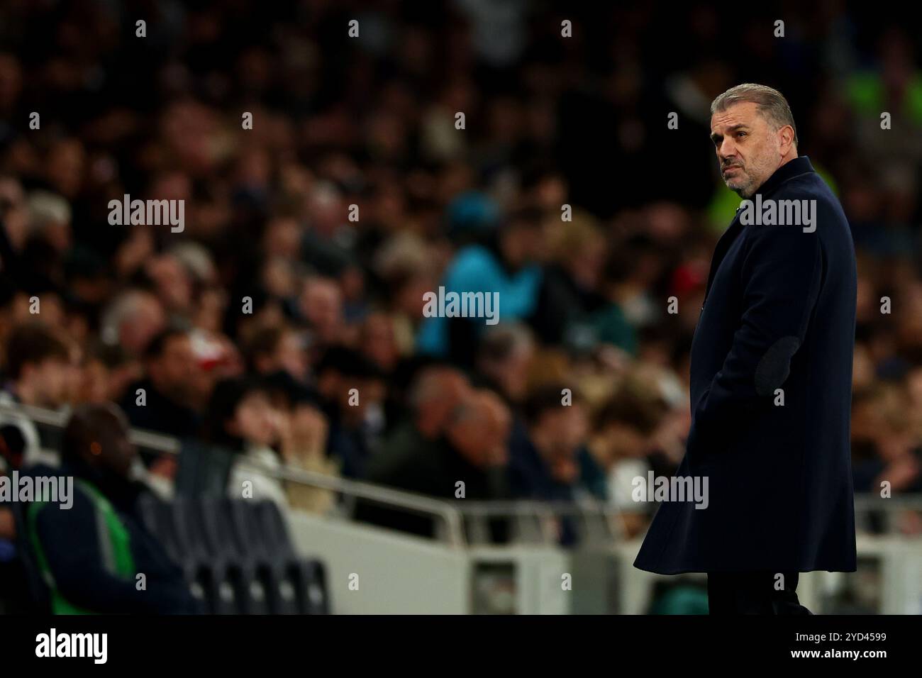 Tottenham Hotspur Manager Ange Postecoglou - Tottenham Hotspur / AZ Alkmaar, UEFA Europa League, Tottenham Hotspur Stadium, London, Großbritannien - 24. Oktober 2024 Stockfoto