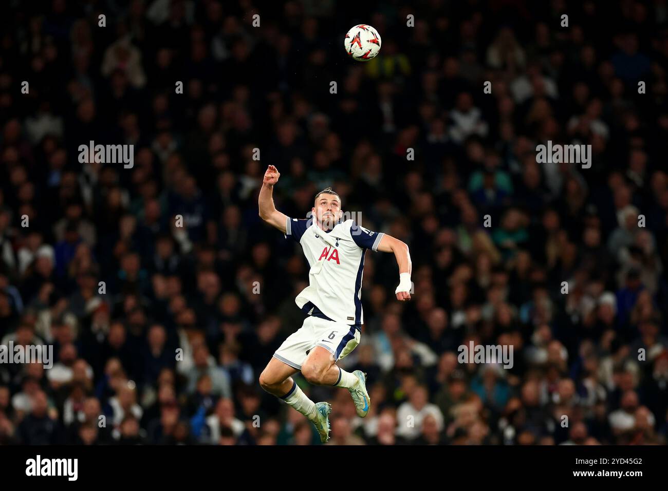 Radu Dragusin von Tottenham Hotspur - Tottenham Hotspur / AZ Alkmaar, UEFA Europa League, Tottenham Hotspur Stadium, London, Großbritannien - 24. Oktober 2024 Stockfoto