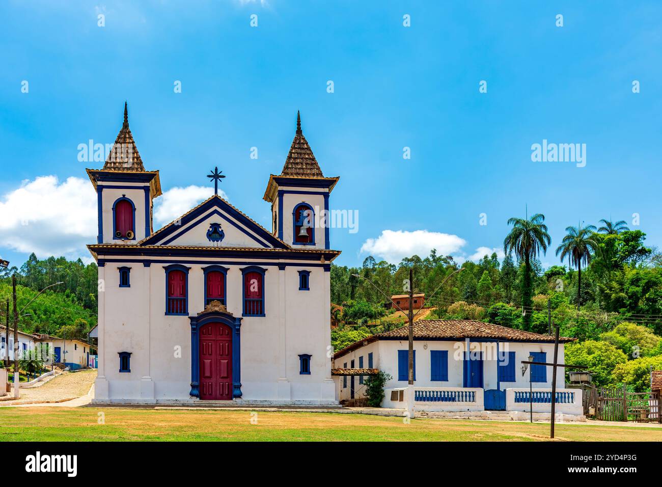 Kleine historische Kirche im Barockstil Stockfoto