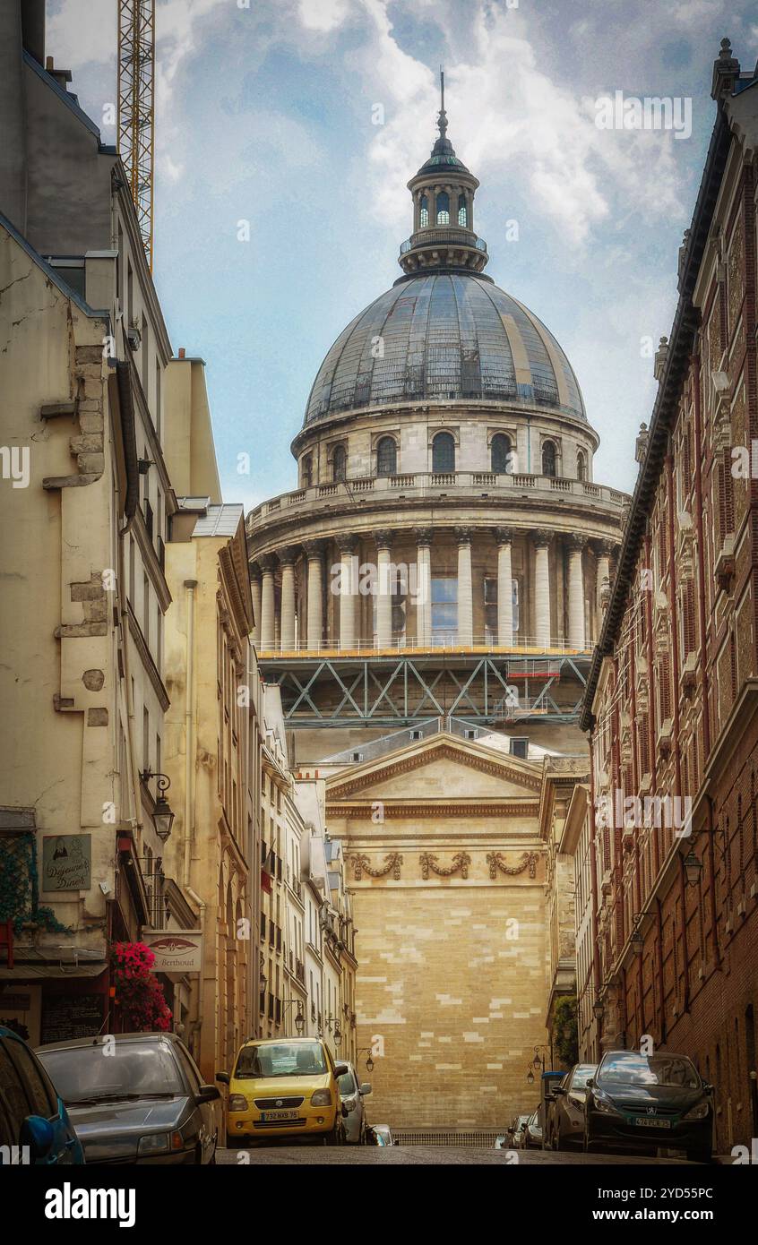 Wiederbelebung der Pracht: Das Pariser Pantheon und seine Kuppel, wie sie 2013 während der Restaurierungsarbeiten gesehen wurden Stockfoto