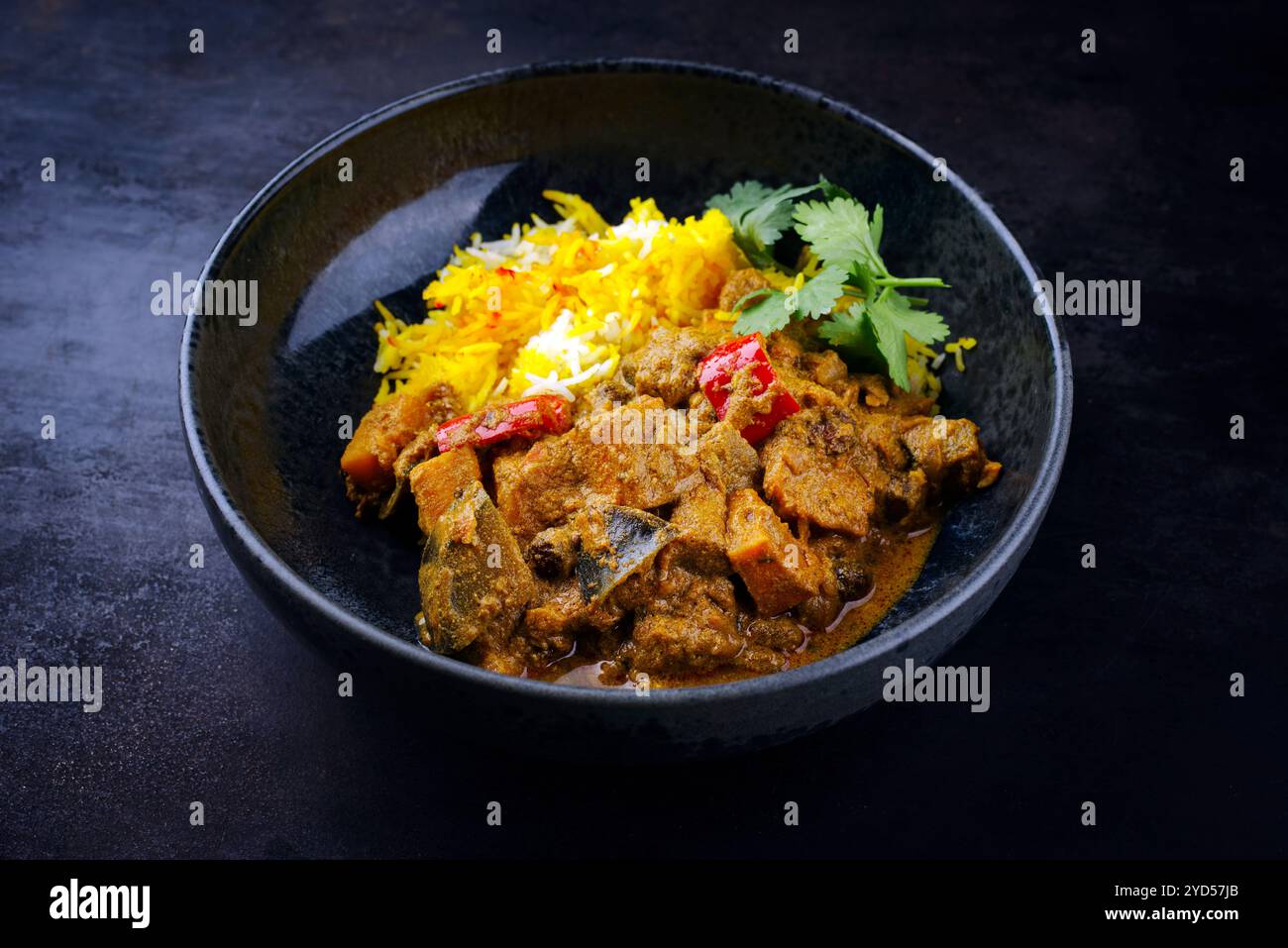 Traditionelles indisches Gemüsecurry mit Süßkartoffeln Stockfoto