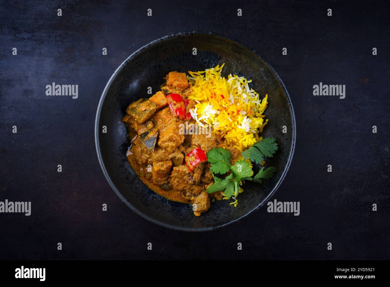 Traditionelles indisches Gemüsecurry mit Süßkartoffeln Stockfoto