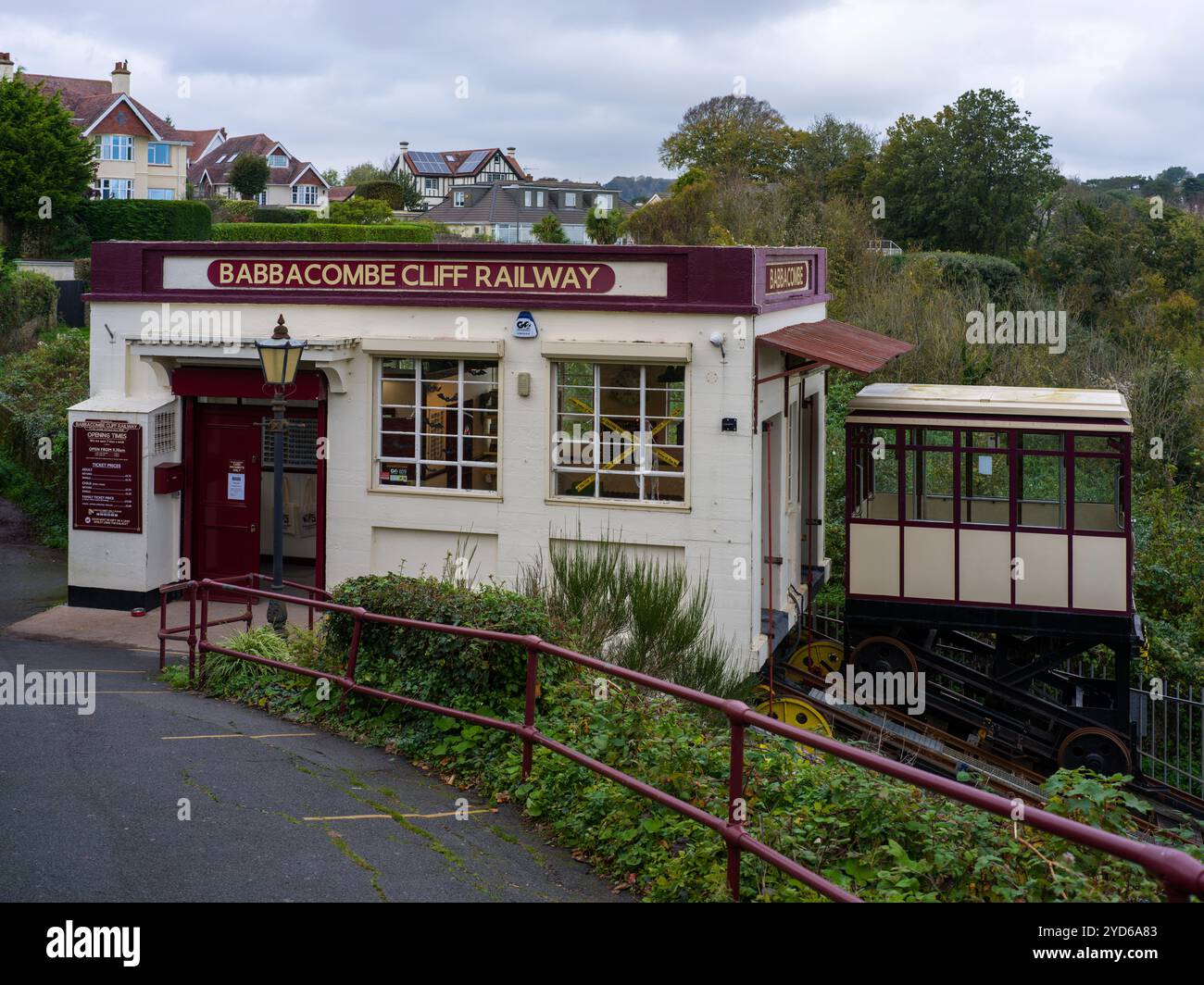 BABBACOMBE CLIFF RAILWAY VIKTORIANISCHE STANDSEILBAHN Stockfoto