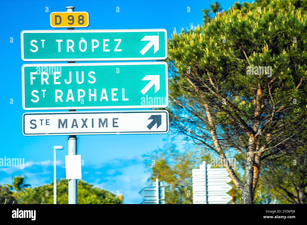 Cote d Azur Straßenschild nach Saint Tropez Stockfoto