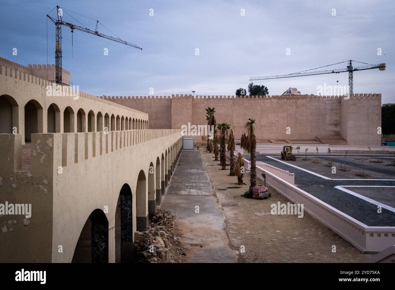 Der Platz El Hedim (der Platz des Abbruchs) wird am 31. Oktober 2023 in der Stadt Meknes in Marokko renoviert und gebaut. La Place Lahdim (pla Stockfoto