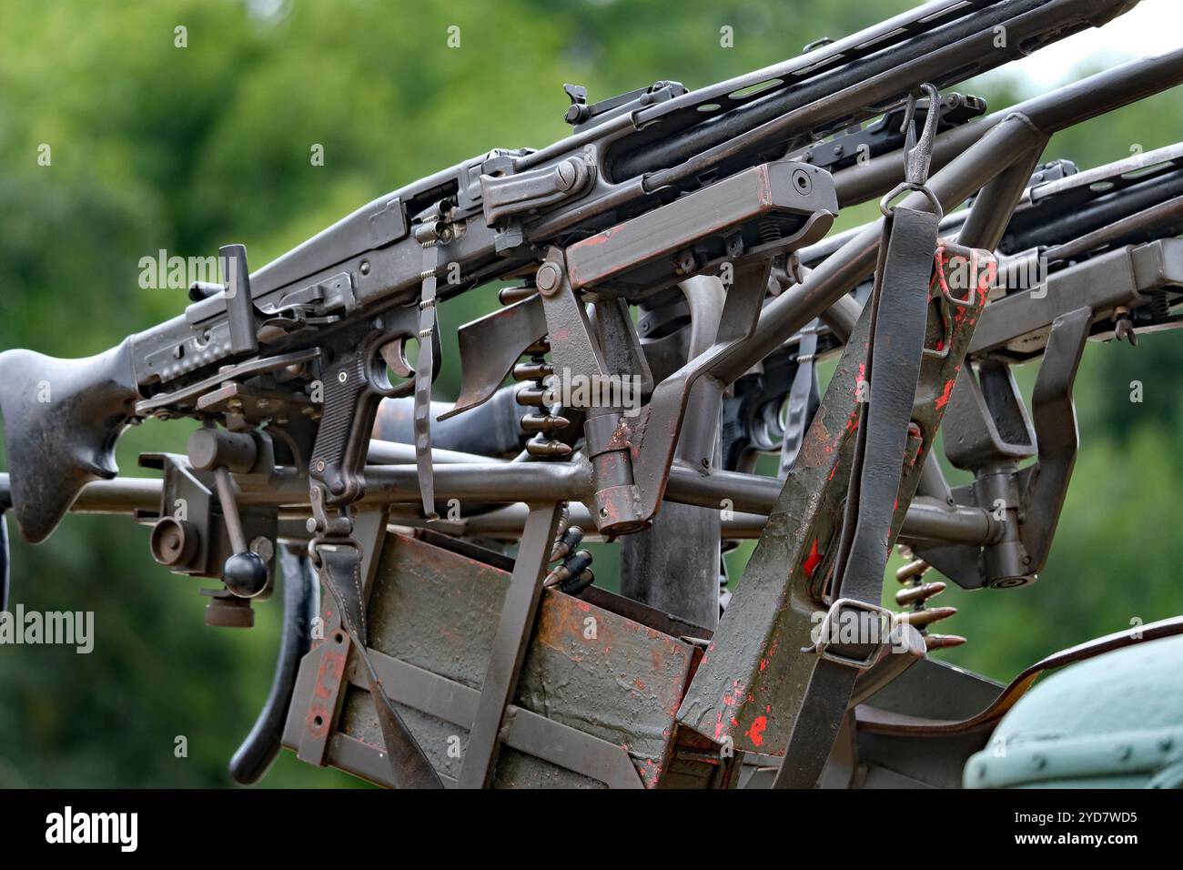 Das MG 42 ist ein luftgekühltes Mehrzweckmaschinengewehr, das von der Wehrmacht und der Waffen-SS eingesetzt wird. Stockfoto