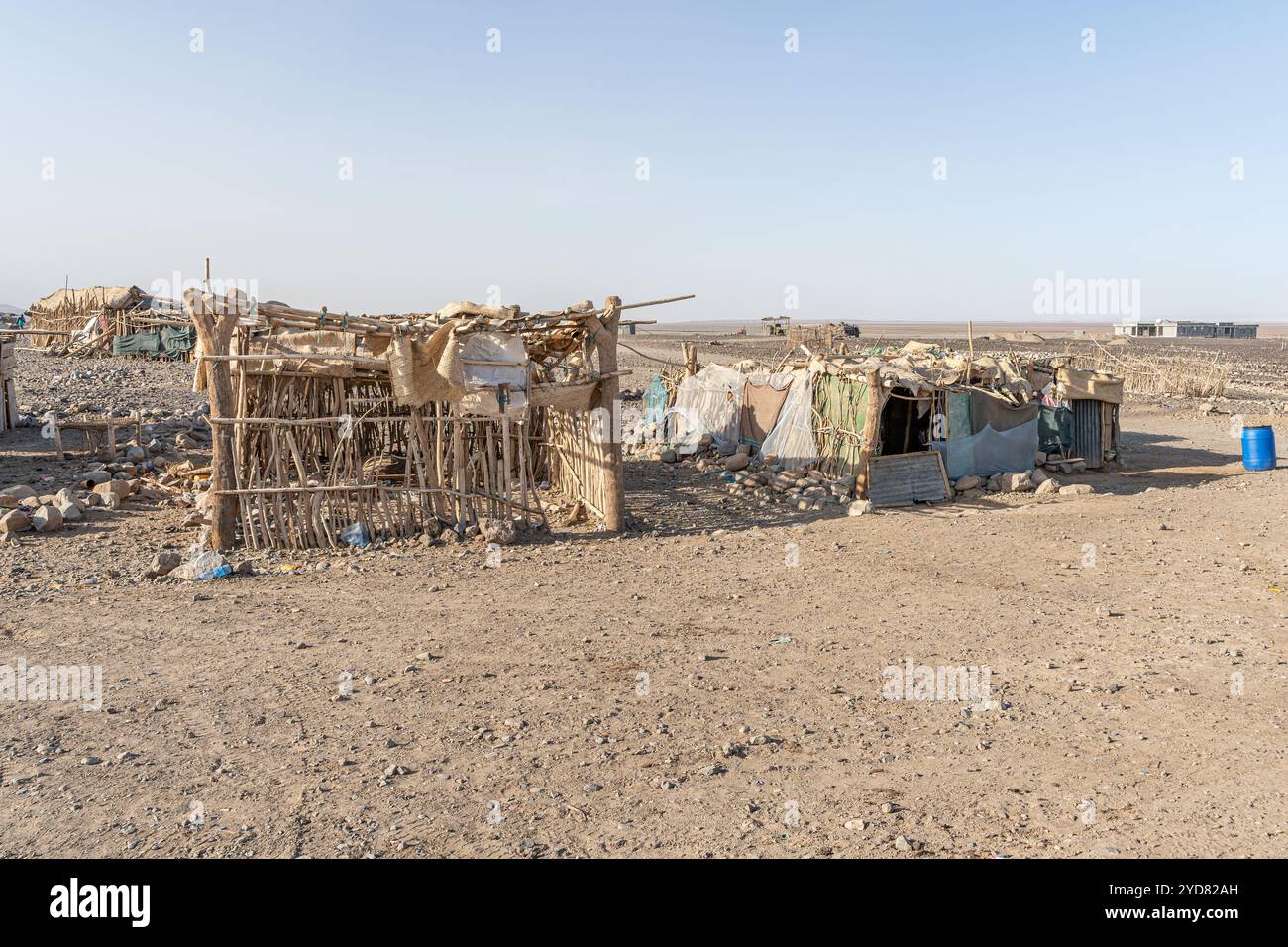 Traditionelles Wohnhaus in einem abgelegenen indigenen Dorf Afar in der Danakil-Depression, Afar-Region Äthiopien Stockfoto