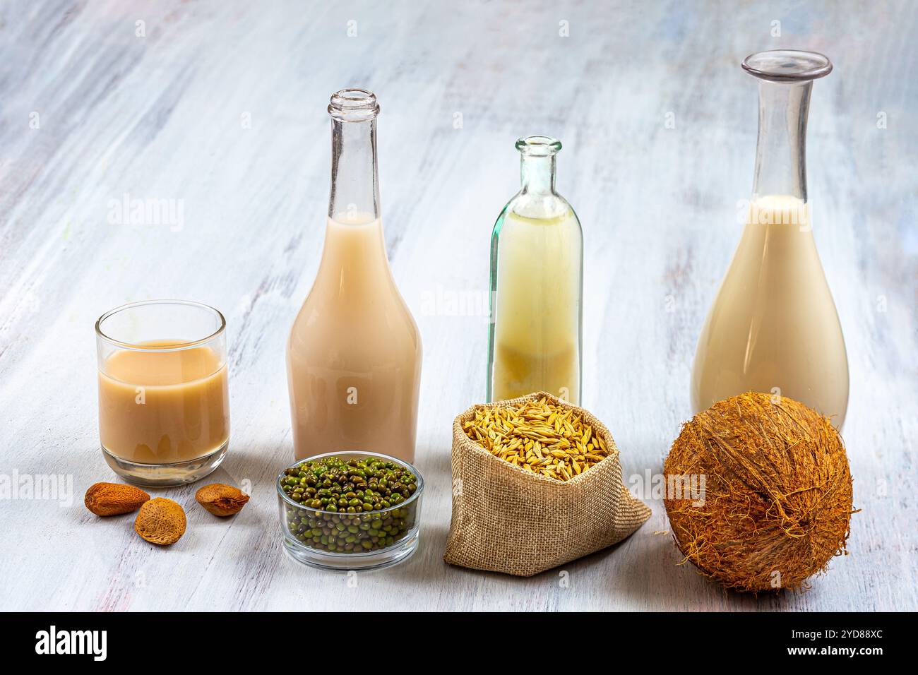 Pflanzliche Milch - Alternative zur Kuhmilch. Stockfoto