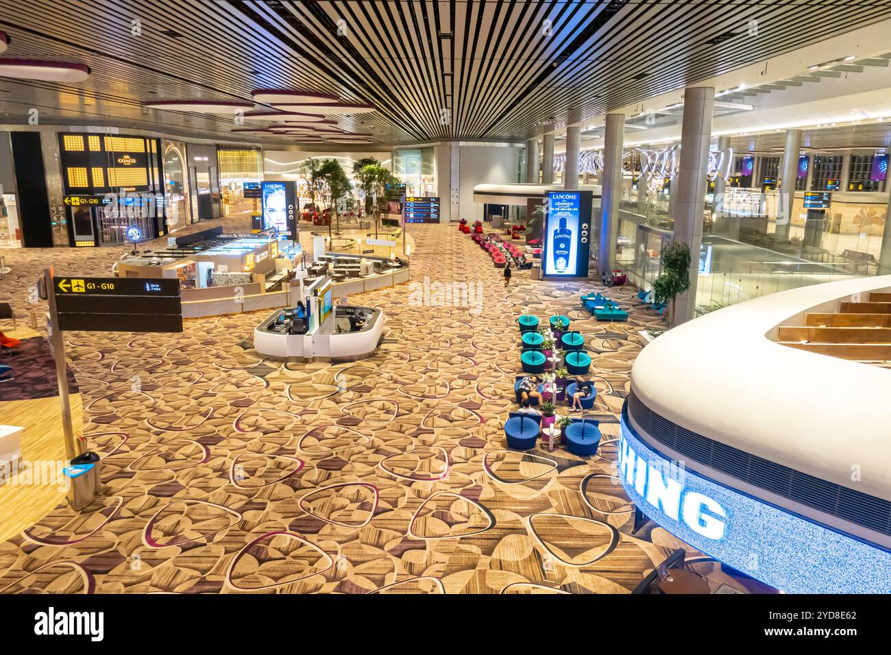 Singapur Changi Airport Terminal 4 - Blick von oben, Blick nach unten Stockfoto