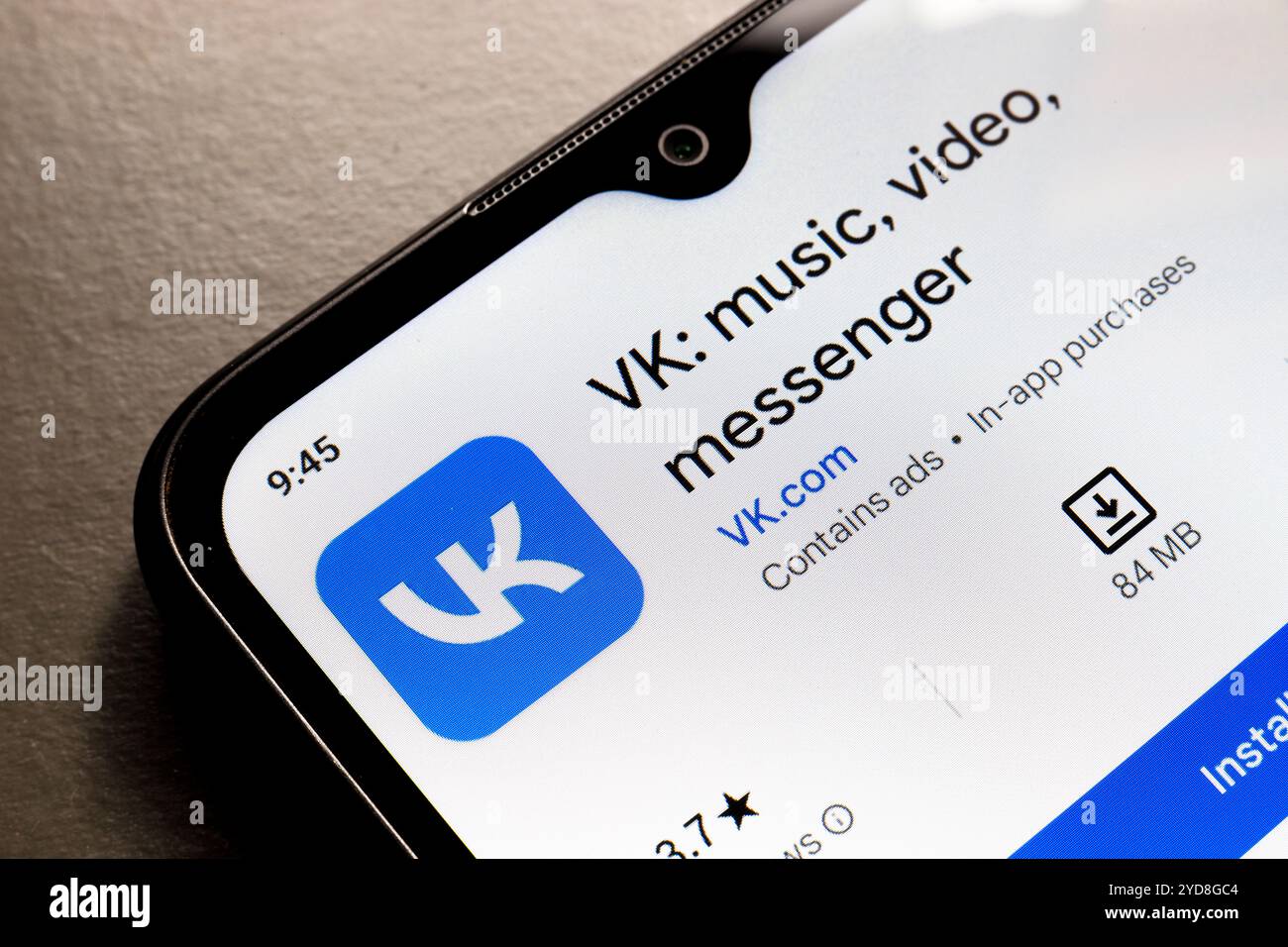 25. Oktober 2024, Brasilien. In dieser Abbildung wird das VK-App-Logo auf einem Smartphone-Bildschirm angezeigt Stockfoto