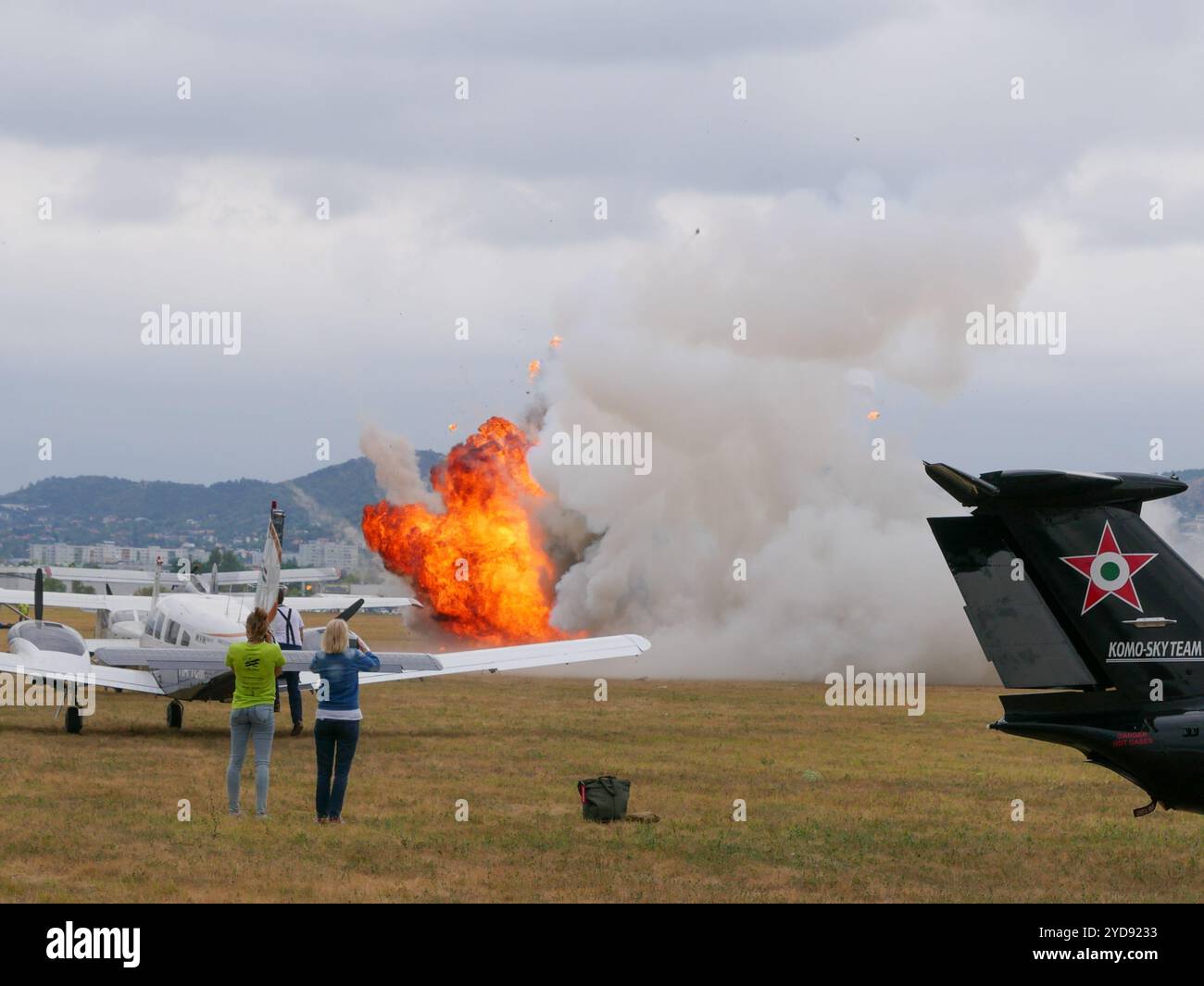 Bombenangriffe im Retro-Sky-Team Stockfoto