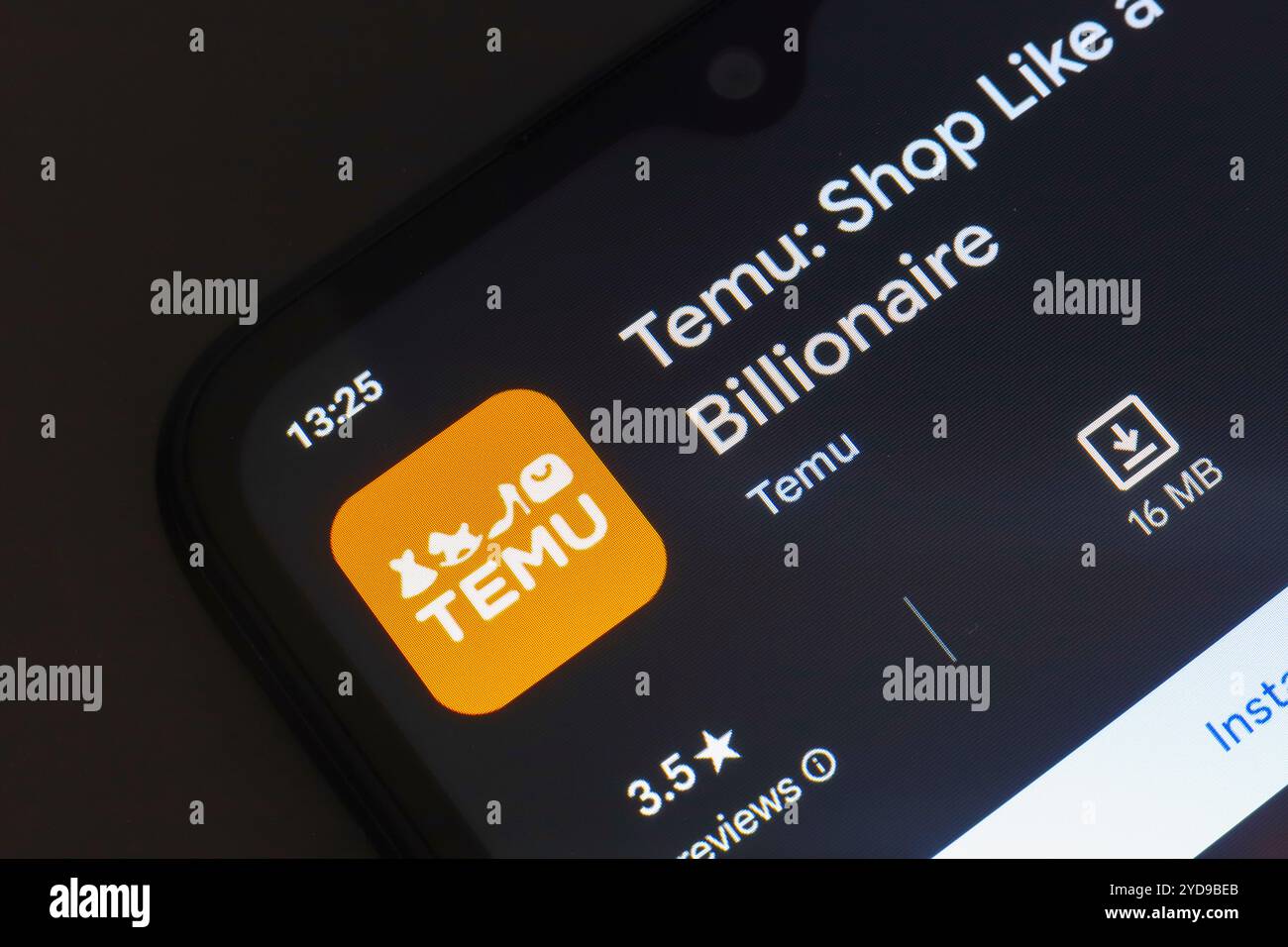 25. Oktober 2024, Brasilien. In dieser Abbildung wird das Temu App-Logo auf einem Smartphone-Bildschirm angezeigt Stockfoto