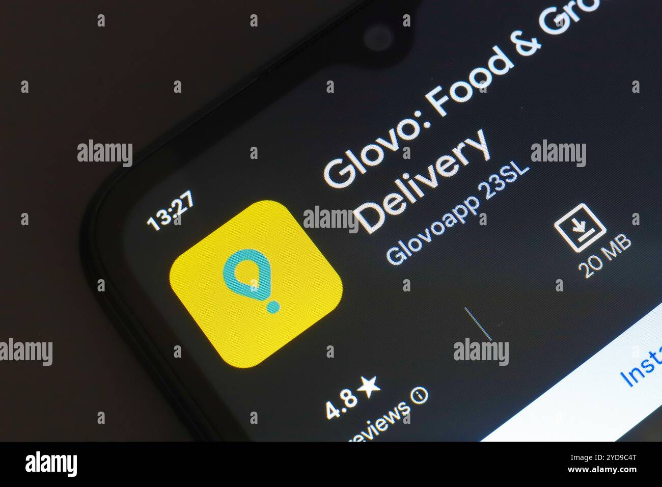 25. Oktober 2024, Brasilien. In dieser Abbildung wird das Glovo App-Logo auf einem Smartphone-Bildschirm angezeigt Stockfoto